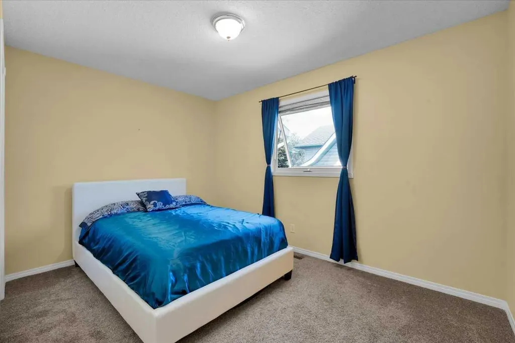 252 Woodhaven Drive Okotoks AB T1S 1S8