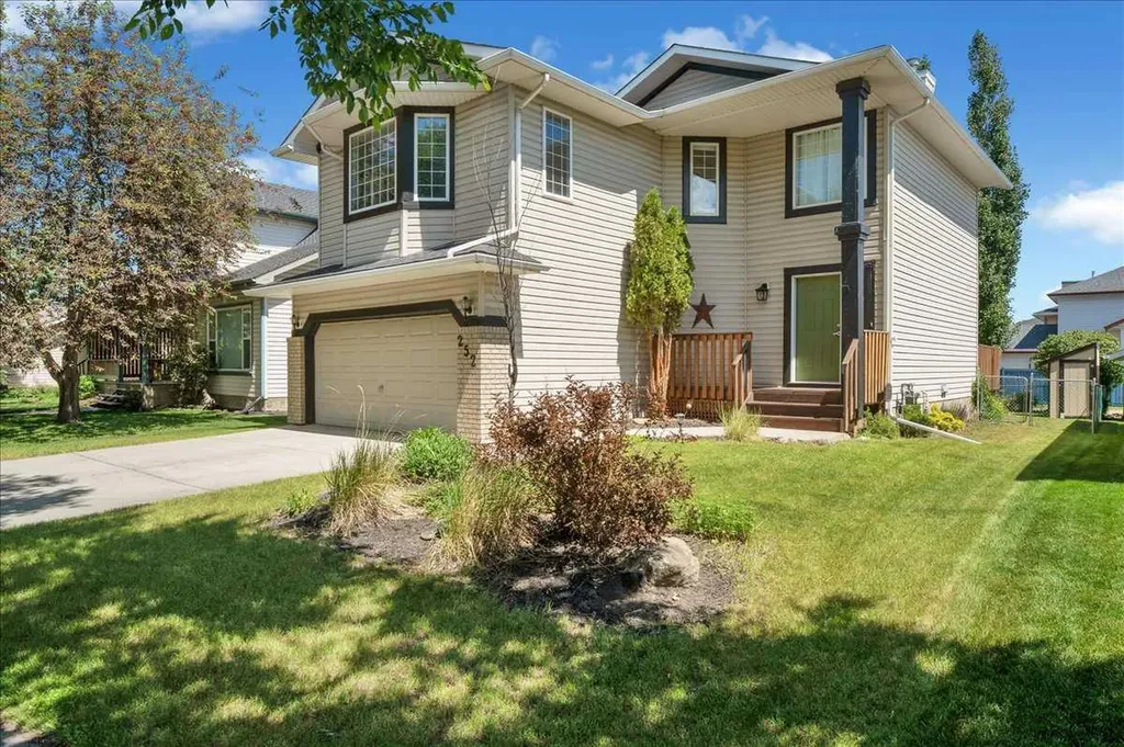 252 Woodhaven Drive Okotoks AB T1S 1S8