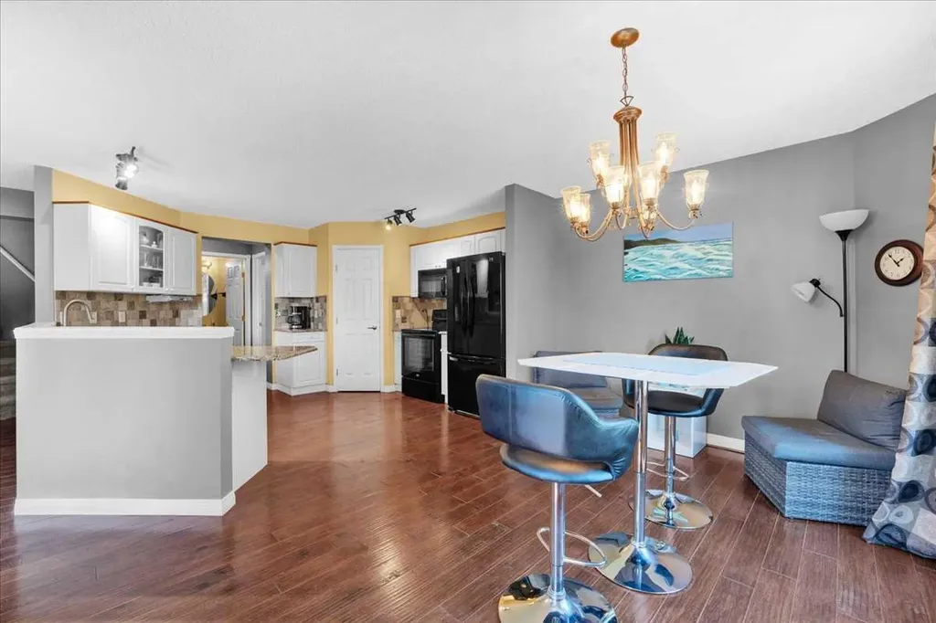 252 Woodhaven Drive Okotoks AB T1S 1S8