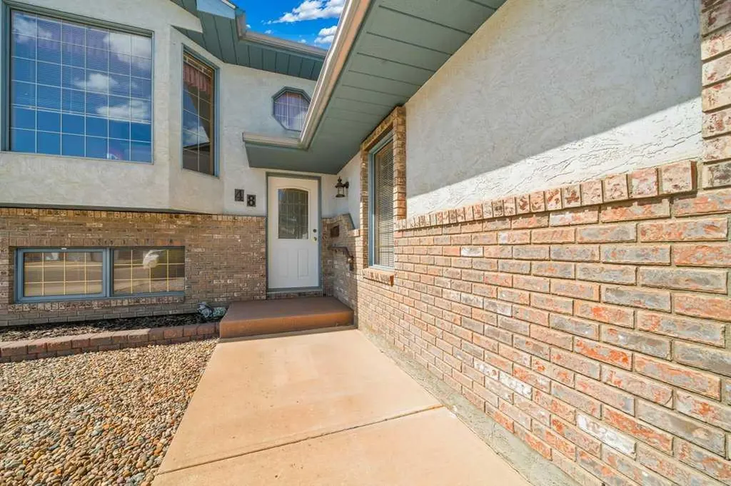 48 Park Meadows Court SE Medicine Hat AB T1B4C3