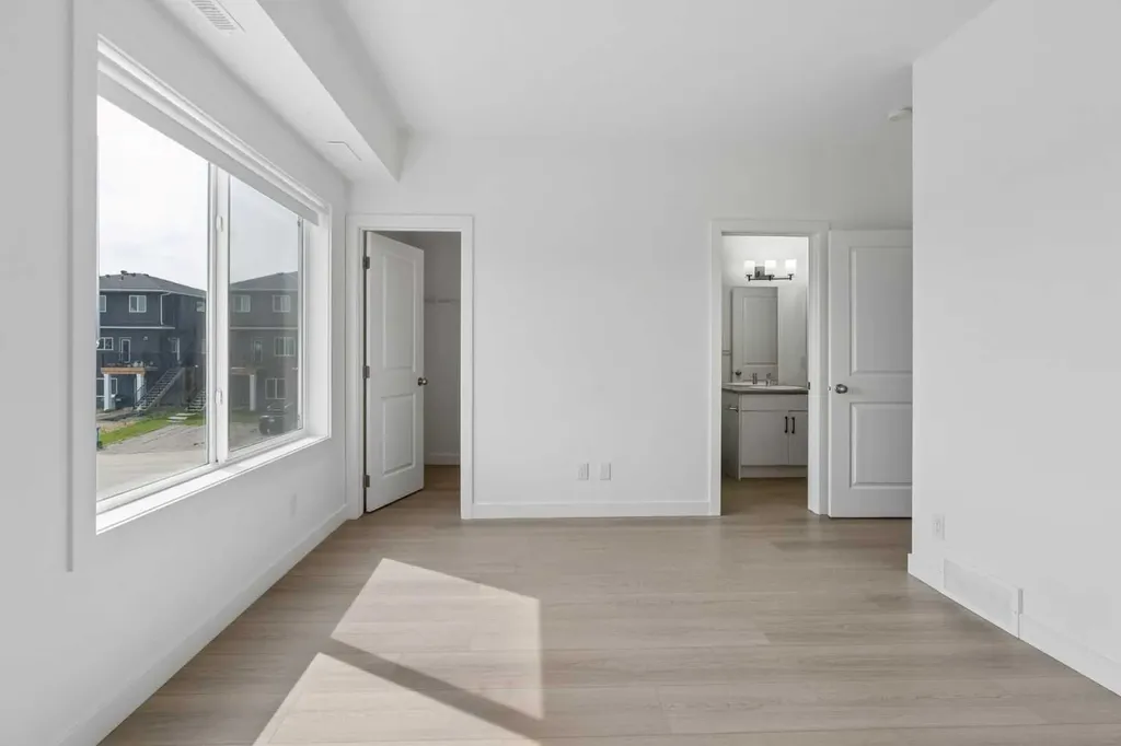24 Rivercrest Drive Cochrane AB T4C 2V2