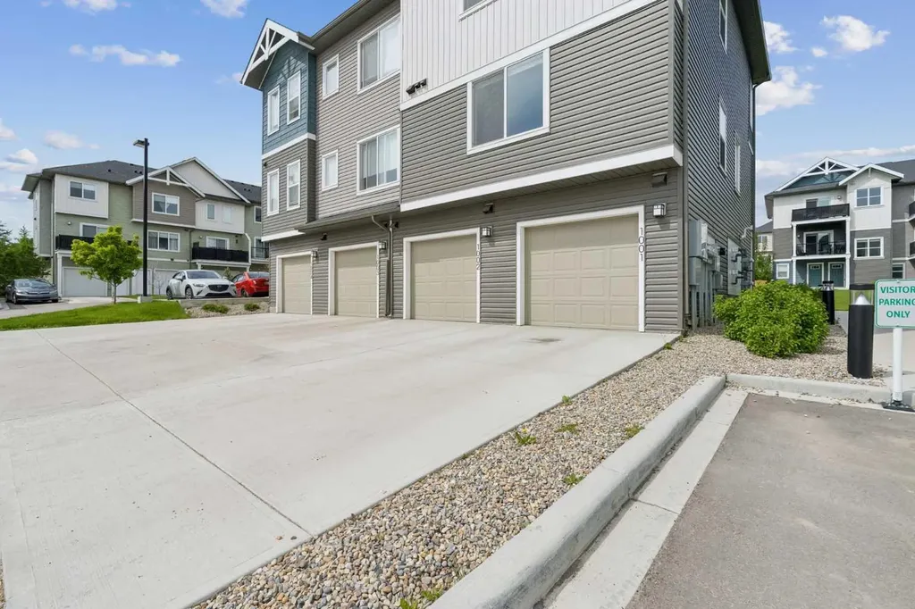 24 Rivercrest Drive Cochrane AB T4C 2V2