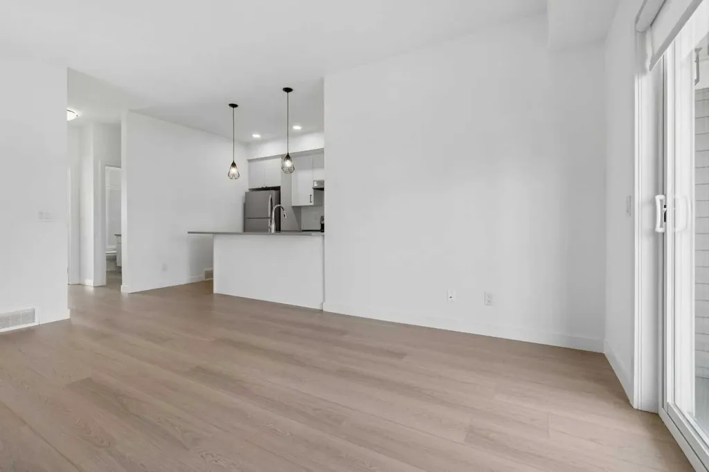 24 Rivercrest Drive Cochrane AB T4C 2V2