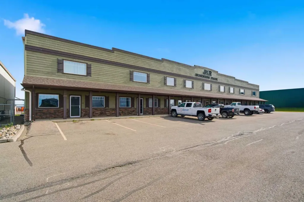 220 3 Street NE Diamond Valley AB T0L 0H0