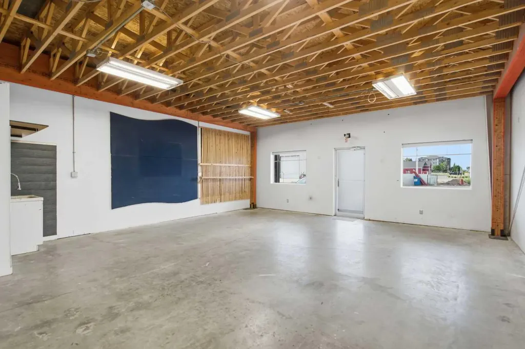 220 3 Street NE Diamond Valley AB T0L 0H0