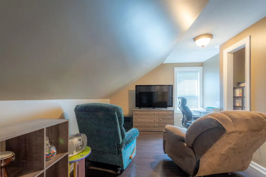 5206 48 Street Lloydminster AB T9V 0J3