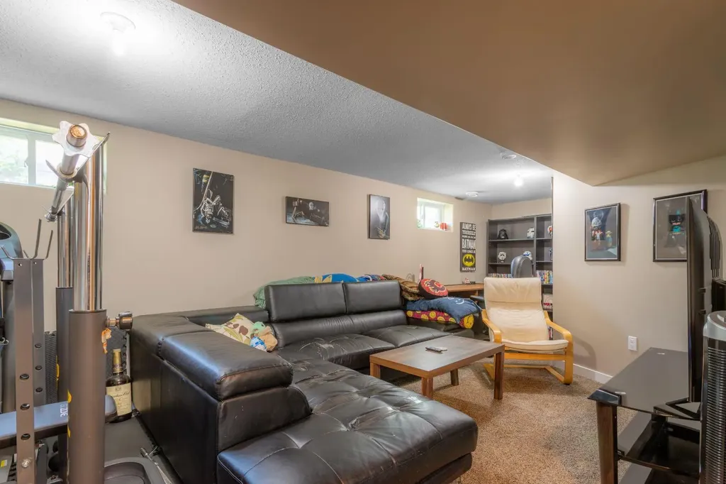 5206 48 Street Lloydminster AB T9V 0J3