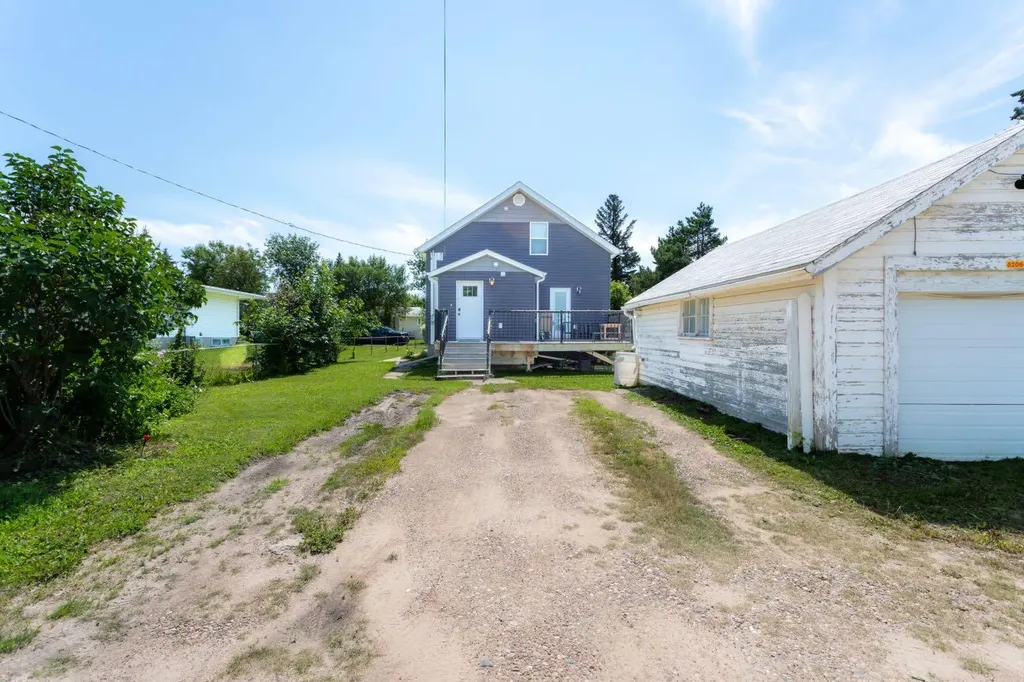 5206 48 Street Lloydminster AB T9V 0J3