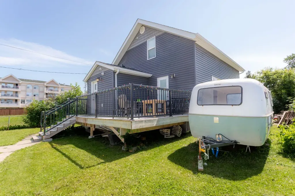 5206 48 Street Lloydminster AB T9V 0J3
