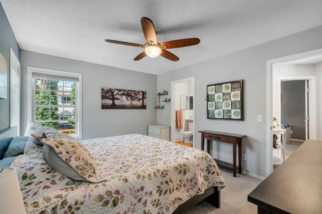480 Douglas Glen Point SE Calgary AB T2Z 3G4