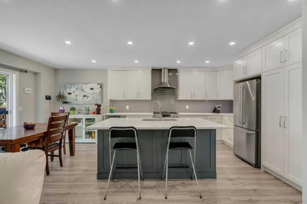 480 Douglas Glen Point SE Calgary AB T2Z 3G4
