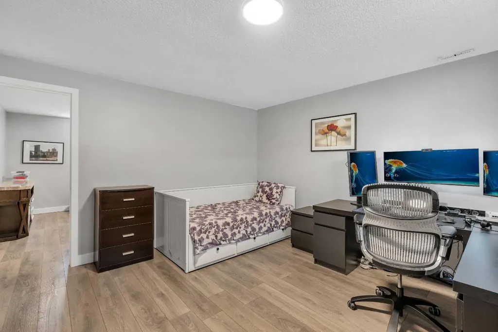 480 Douglas Glen Point SE Calgary AB T2Z 3G4