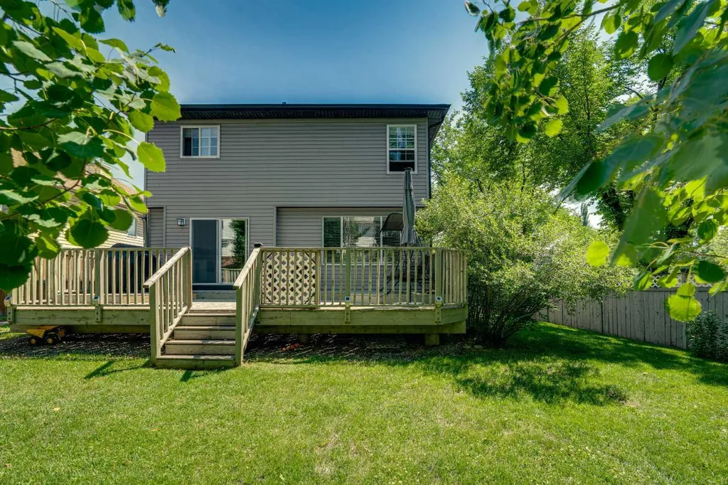 480 Douglas Glen Point SE Calgary AB T2Z 3G4