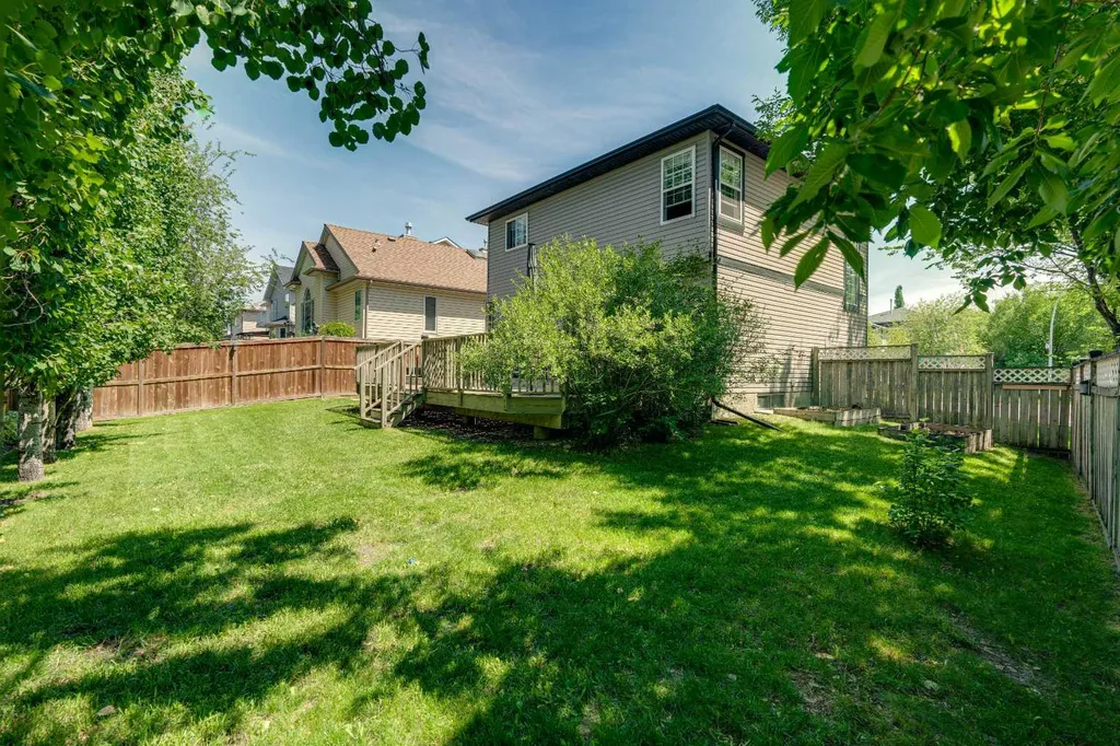 480 Douglas Glen Point SE Calgary AB T2Z 3G4