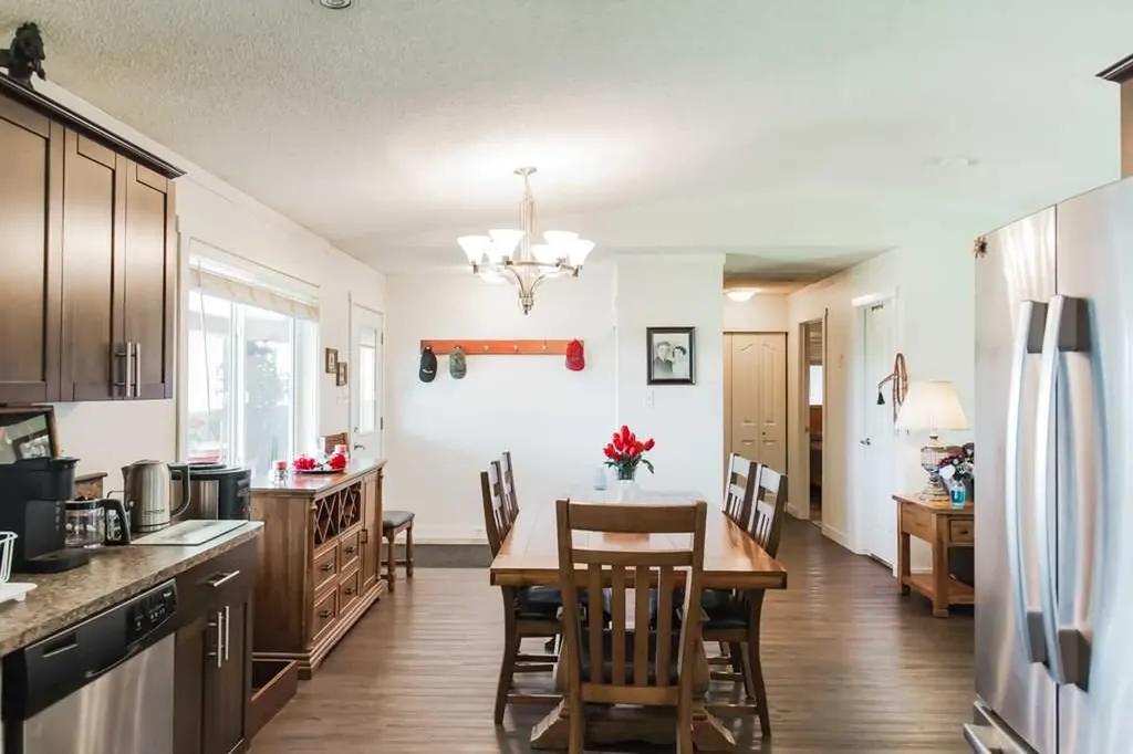 69575 Rge Road 75 Grovedale AB T0H1x0