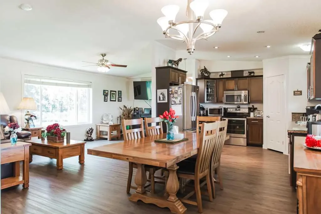 69575 Rge Road 75 Grovedale AB T0H1x0