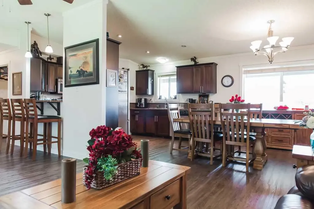 69575 Rge Road 75 Grovedale AB T0H1x0