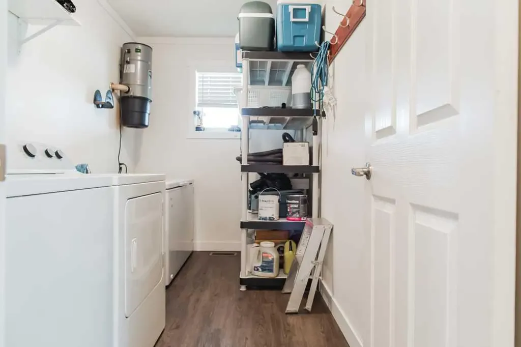 69575 Rge Road 75 Grovedale AB T0H1x0
