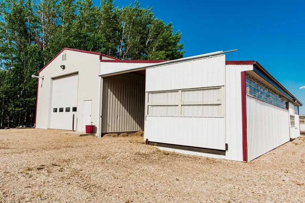 69575 Rge Road 75 Grovedale AB T0H1x0