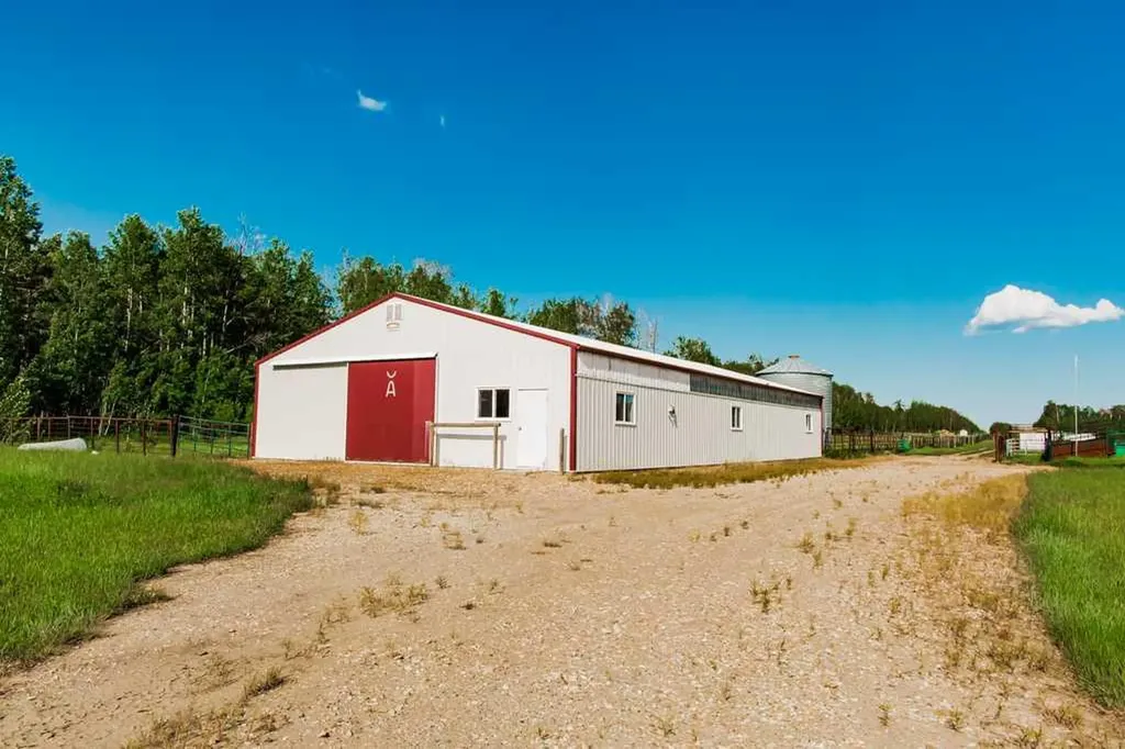 69575 Rge Road 75 Grovedale AB T0H1x0