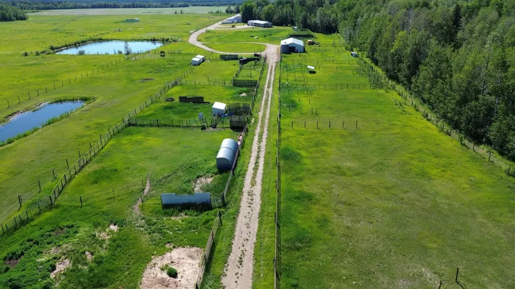69575 Rge Road 75 Grovedale AB T0H1x0
