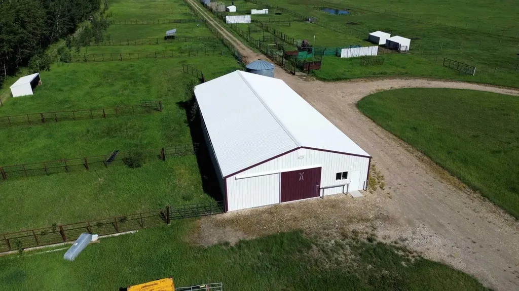 69575 Rge Road 75 Grovedale AB T0H1x0