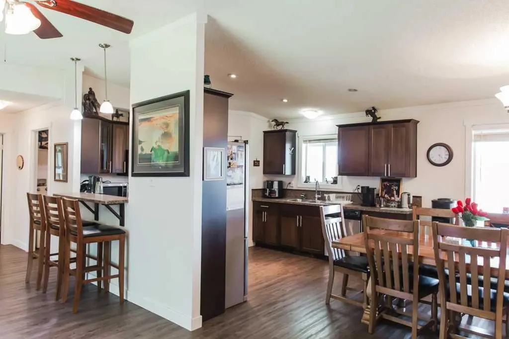 69575 Rge Road 75 Grovedale AB T0H1x0