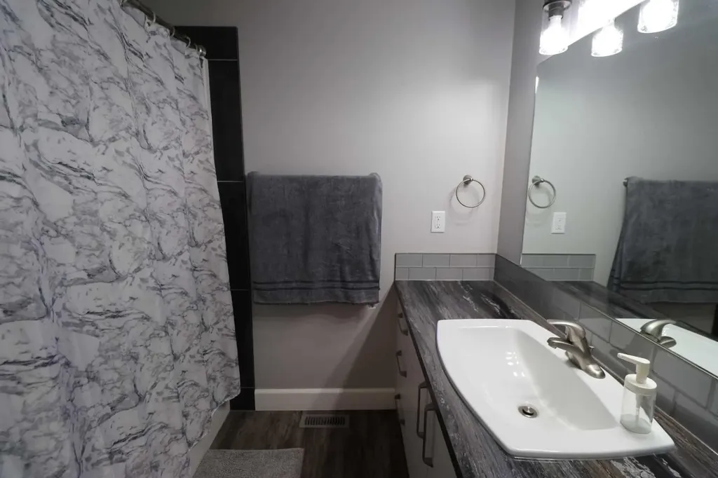 1504 B 19 Avenue Coaldale AB T1M 1A1