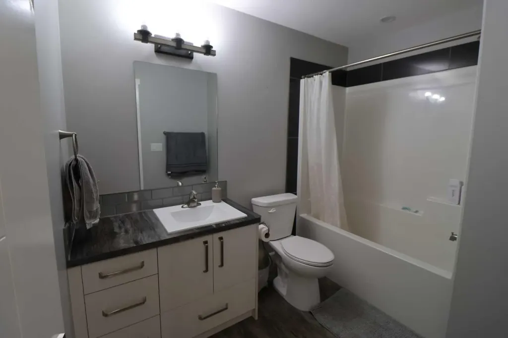 1504 B 19 Avenue Coaldale AB T1M 1A1