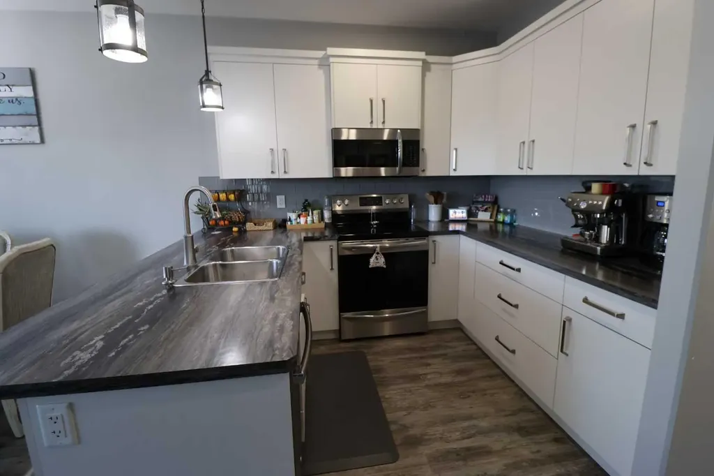 1504 B 19 Avenue Coaldale AB T1M 1A1
