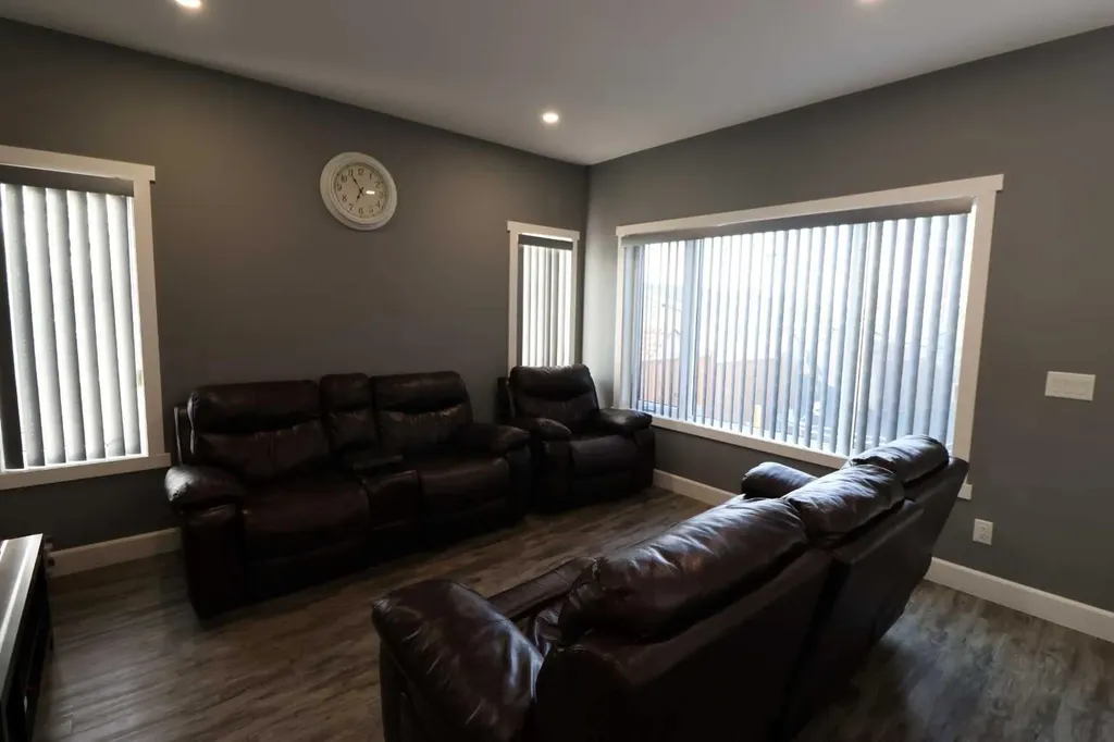 1504 B 19 Avenue Coaldale AB T1M 1A1