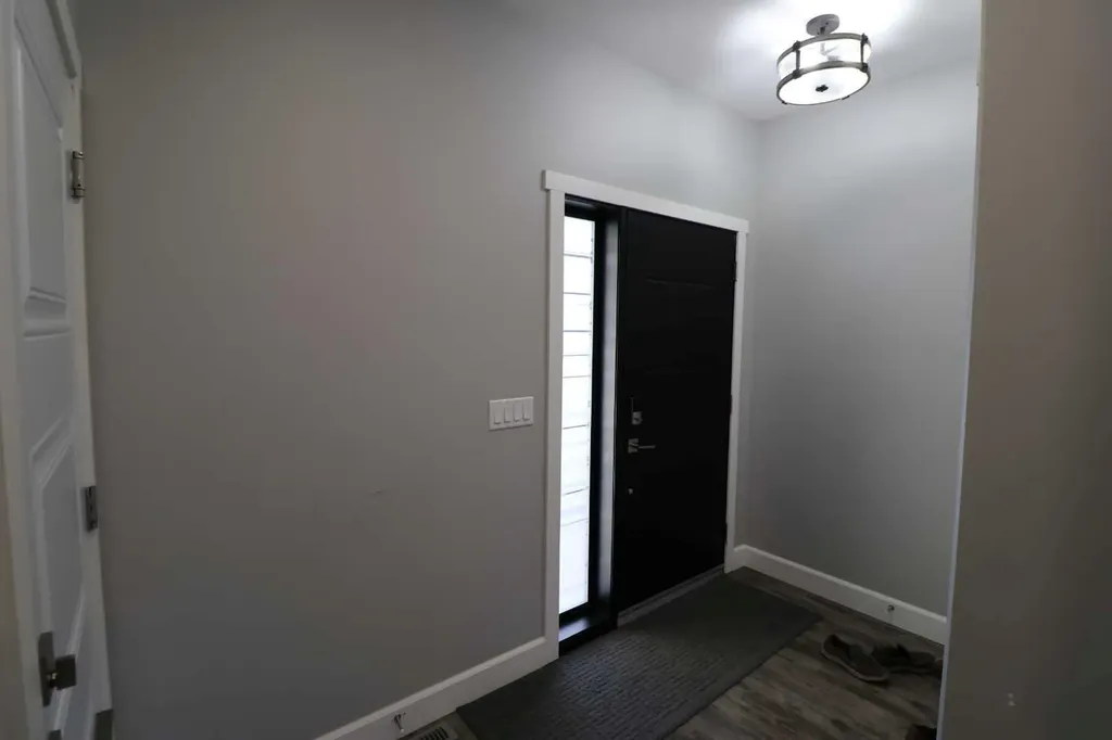 1504 B 19 Avenue Coaldale AB T1M 1A1