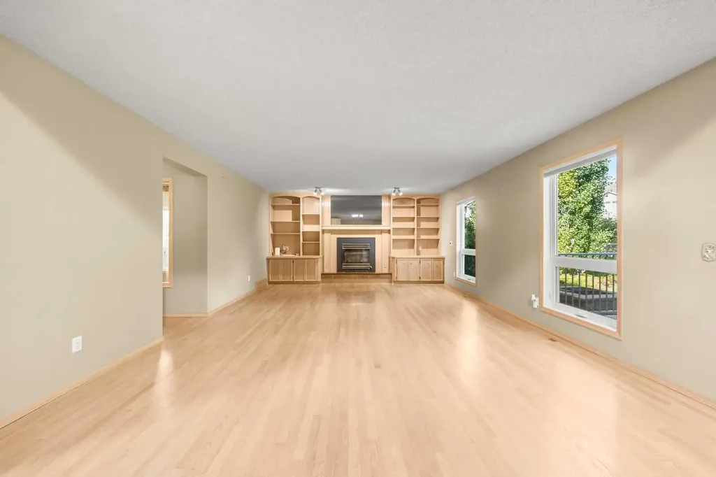 46 Sandalwood Heights NW Calgary AB T3K 4B6