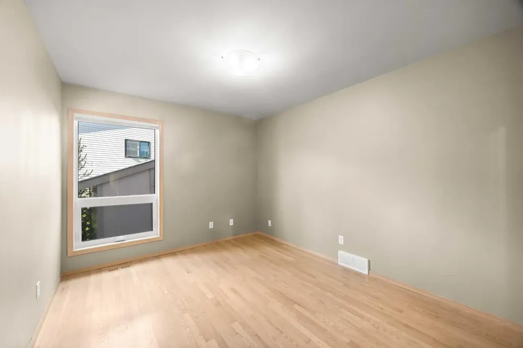 46 Sandalwood Heights NW Calgary AB T3K 4B6