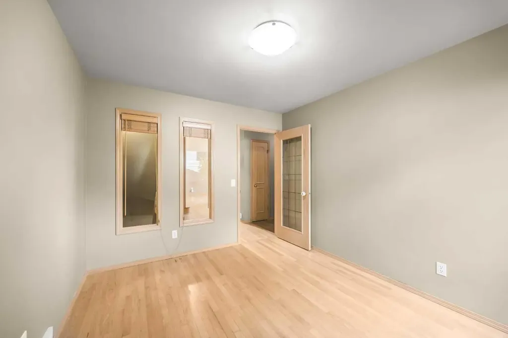46 Sandalwood Heights NW Calgary AB T3K 4B6