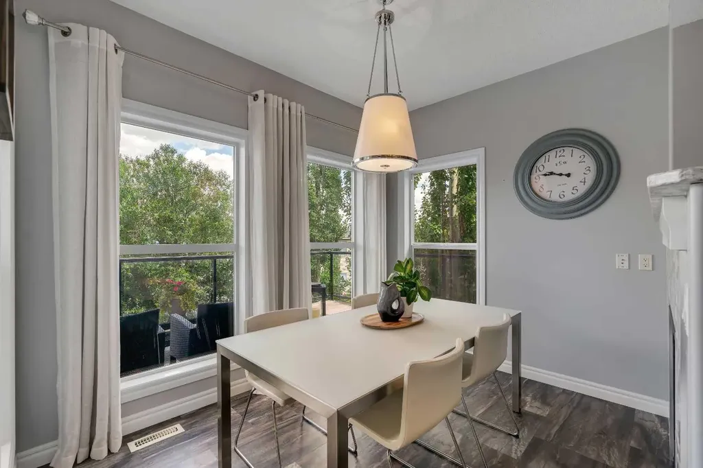 62 Kincora View NW Calgary AB T3R 1M4