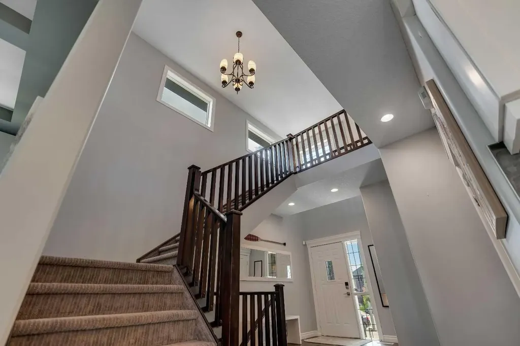 62 Kincora View NW Calgary AB T3R 1M4