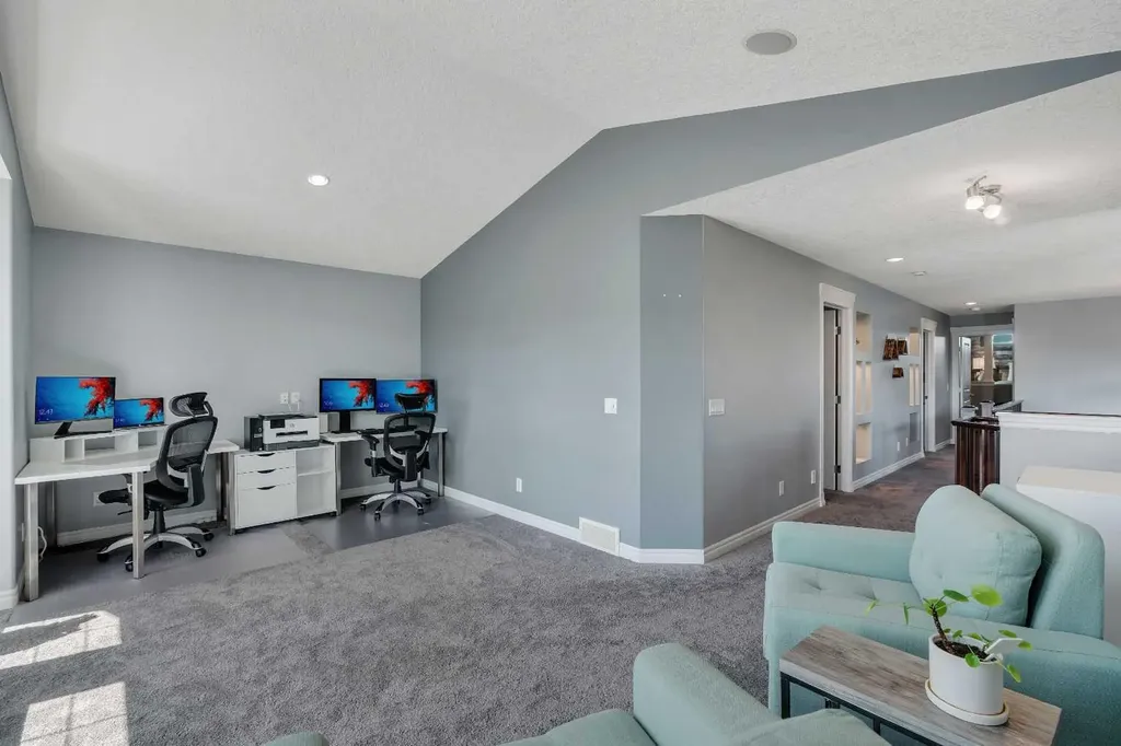 62 Kincora View NW Calgary AB T3R 1M4