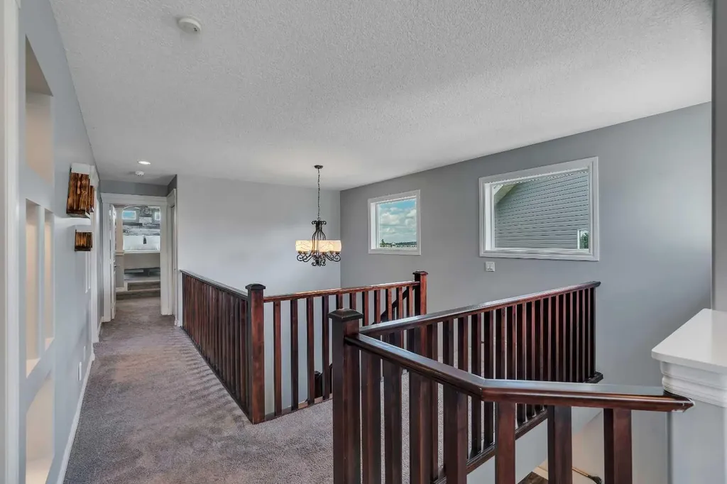 62 Kincora View NW Calgary AB T3R 1M4