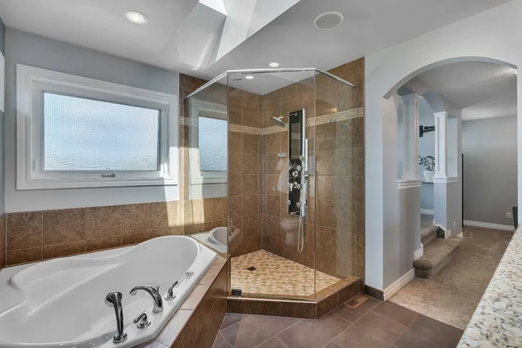 62 Kincora View NW Calgary AB T3R 1M4
