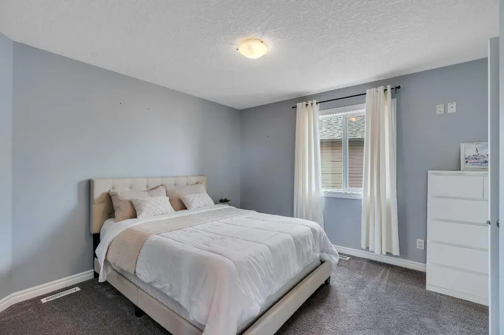 62 Kincora View NW Calgary AB T3R 1M4