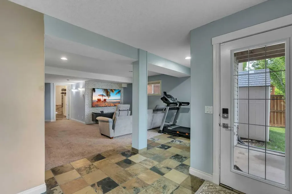 62 Kincora View NW Calgary AB T3R 1M4