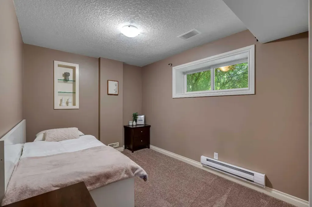 62 Kincora View NW Calgary AB T3R 1M4