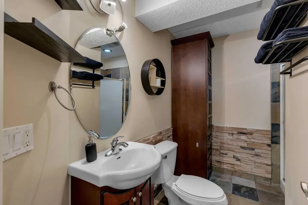 62 Kincora View NW Calgary AB T3R 1M4