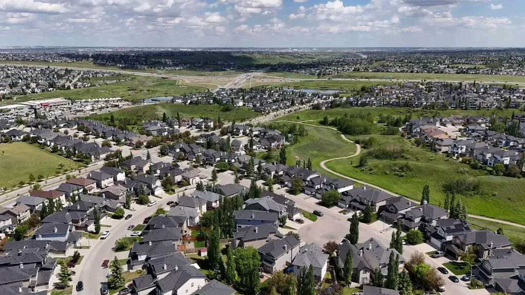 62 Kincora View NW Calgary AB T3R 1M4