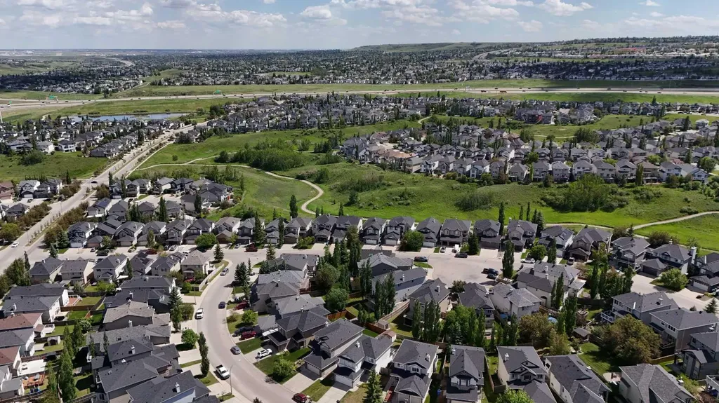 62 Kincora View NW Calgary AB T3R 1M4