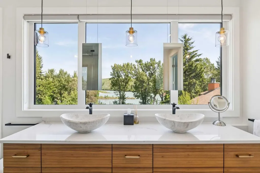 6626 Bow Crescent NW Calgary AB T3B 2B9