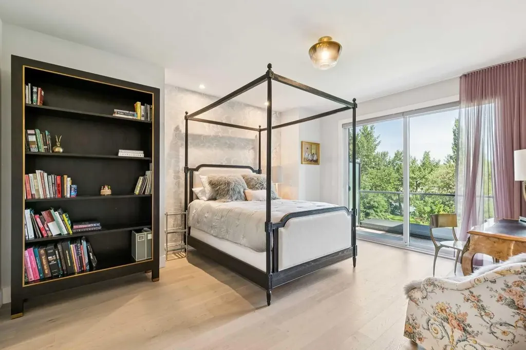 6626 Bow Crescent NW Calgary AB T3B 2B9