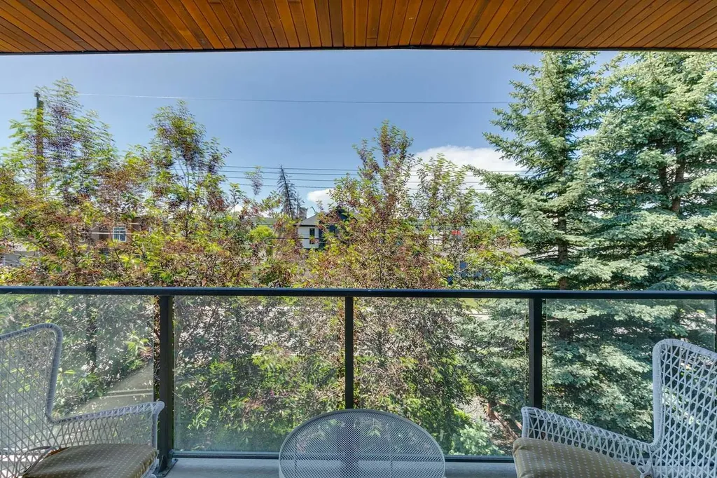 6626 Bow Crescent NW Calgary AB T3B 2B9