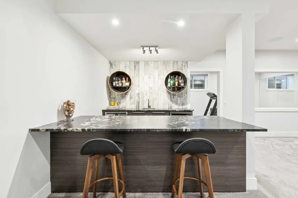 6626 Bow Crescent NW Calgary AB T3B 2B9